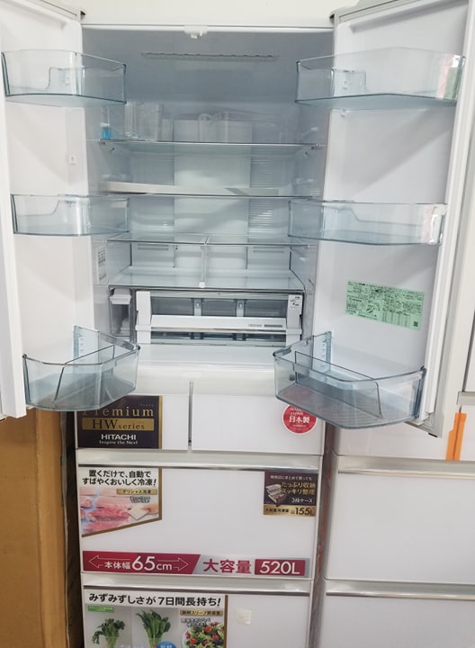 bên trong tủ lạnh hitachii R-HW52J
