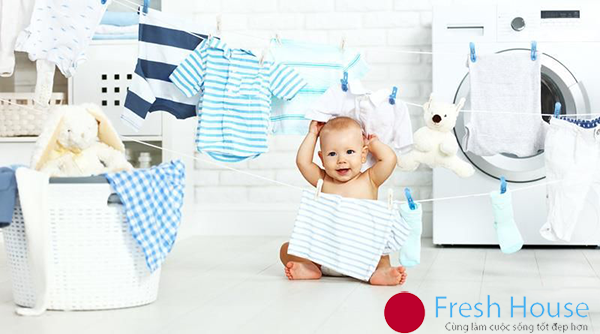 Có nên giặt quần áo trẻ sơ sinh bằng máy giặt nhật?