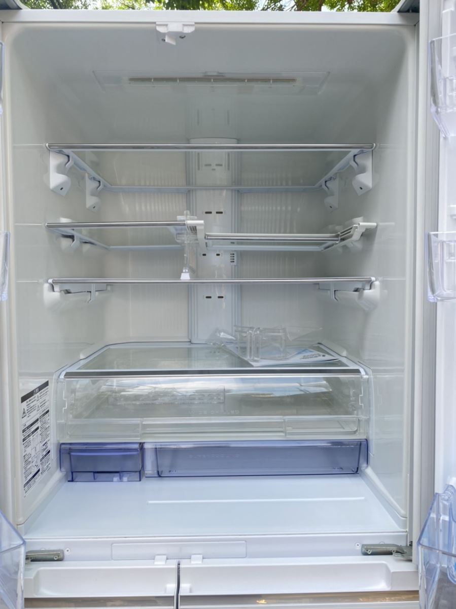 Ngăn thực phẩm của tủ lạnh Mitsubishi MR-WX60F-F